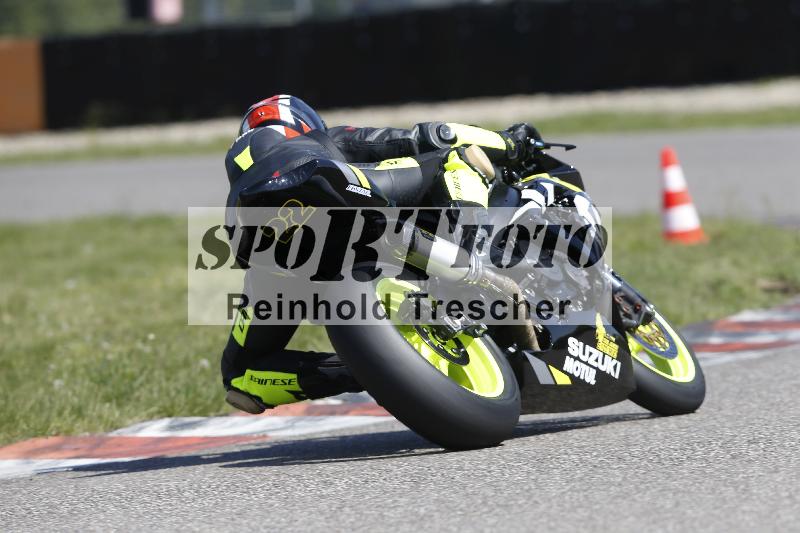 Archiv-2025/11 29.04.2025 PROMAX ADR/Gruppe gruen/backside